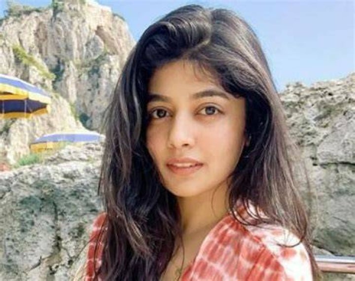 
Aarzoo Nagpal Height, Weight, Net Worth, Age, Birthday, Wikipedia, Who, Nationality, Biography 