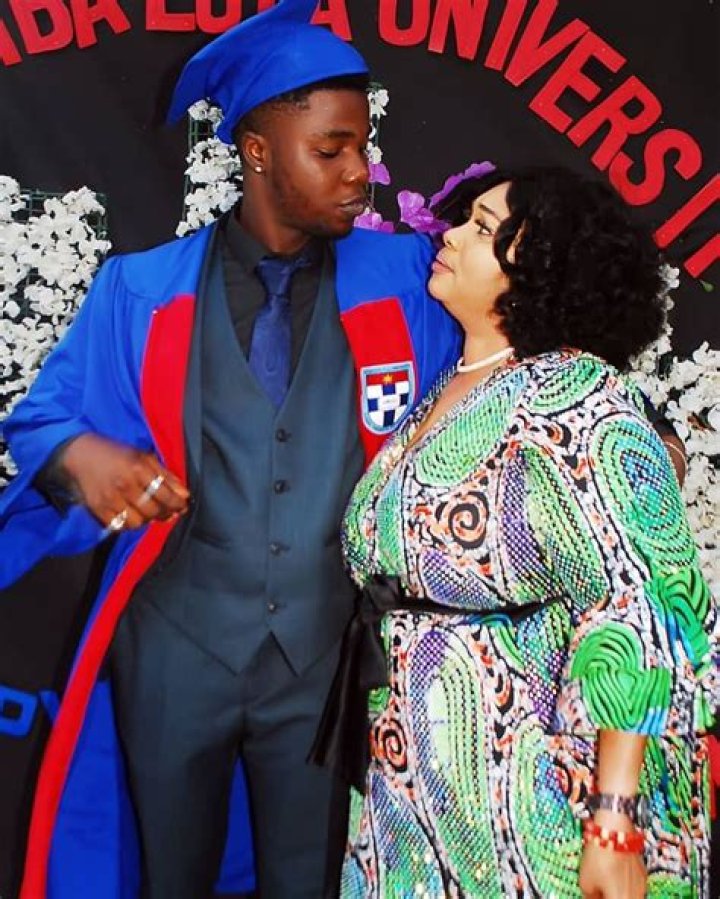 
Actress Jaye Kuti Shares Pictures With Comedian Zicsaloma 