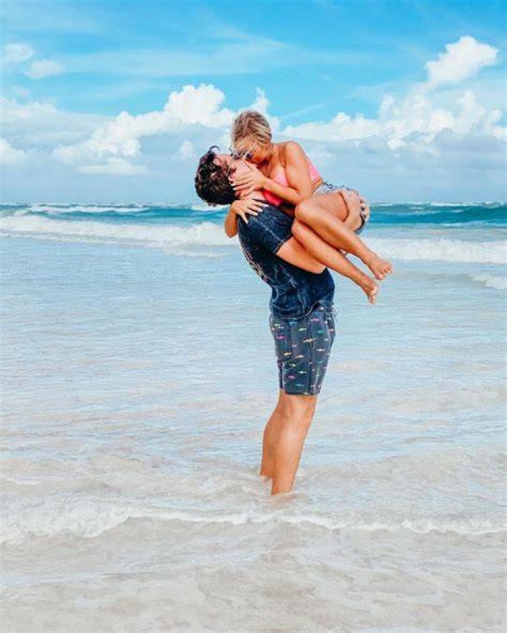 Chelsea Kreiner Biography: Age, Net Worth & Pictures