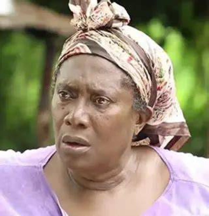 Chinwe Owoh Bio, Wiki, Age, Husband Name, Daughter, Net Worth, Movies