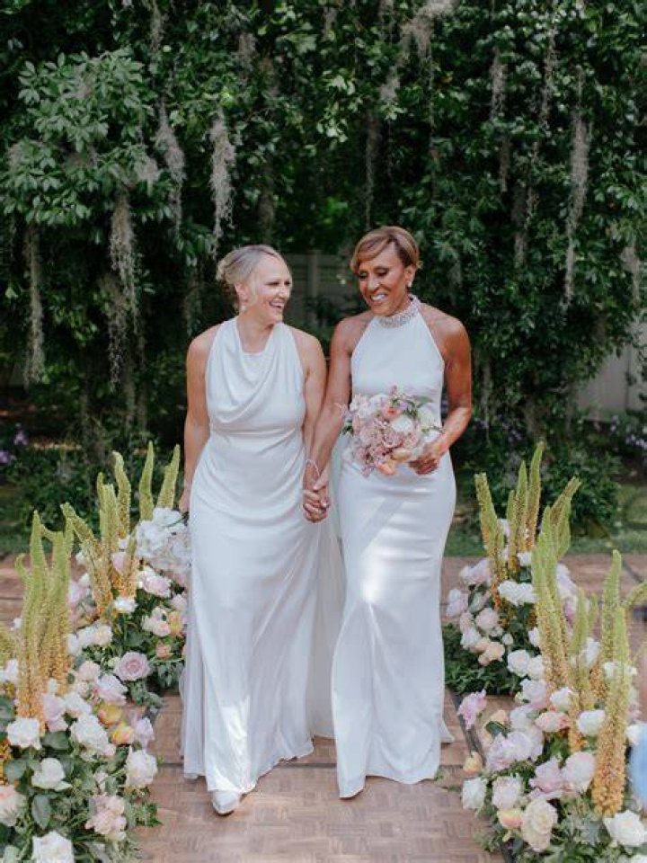 
Did Robin Roberts Get Married To Amber Laign? Wedding Glimpses on her Instagram Explained 