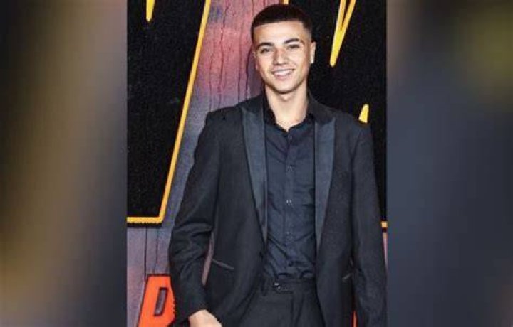 
Eduardo Andre Height, Weight, Net Worth, Age, Birthday, Wikipedia, Who, Nationality, Biography 