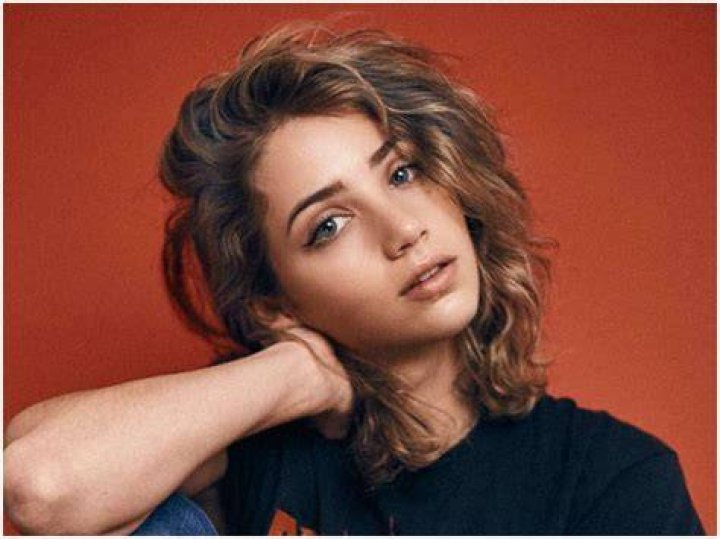 Emily Rudd Wiki, Bio, Height, Age, Boyfriend, Family & Net worth
