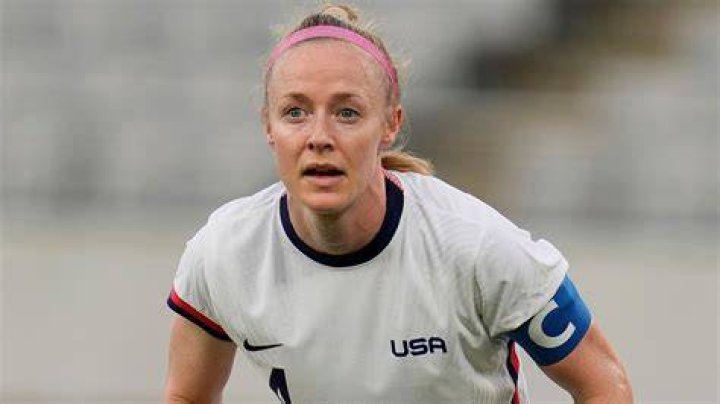 
Emily Sonnett Height, Weight, Net Worth, Age, Birthday, Wikipedia, Who, Nationality, Biography 