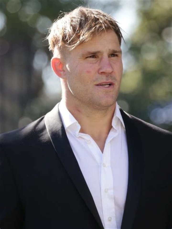 Eric Crouch Height, Weight, Net Worth, Age, Birthday, Wikipedia, Who, Nationality, Biography