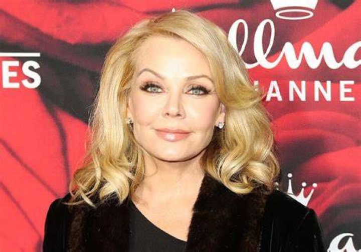 Gail O’Grady Height, Weight, Net Worth, Age, Birthday, Wikipedia, Who, Instagram, Biography