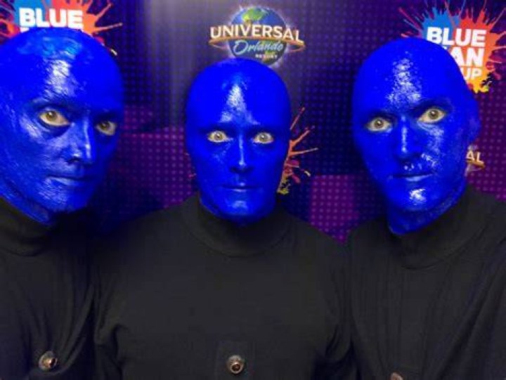 How much do blue man group performers make