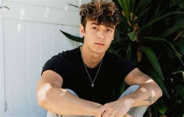 How old is Bryce Hall? Age, height and dating history revealed!
