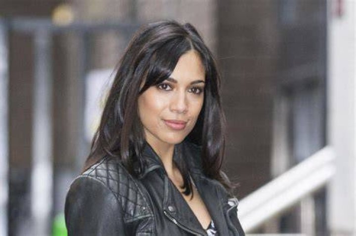 
Is Fiona Wade aka Priya In Emmerdale Pregnant In Real Life? Here Are The Details On What We Know 