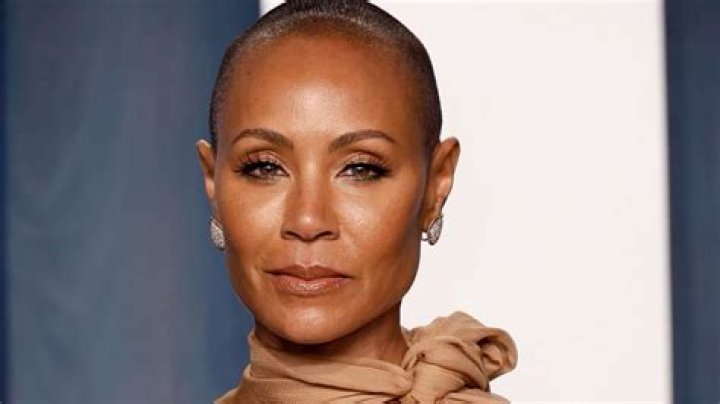 Is Jada Pinkett Smith Bald In Real Life? Alopecia Update, Does She Wear A Wig?