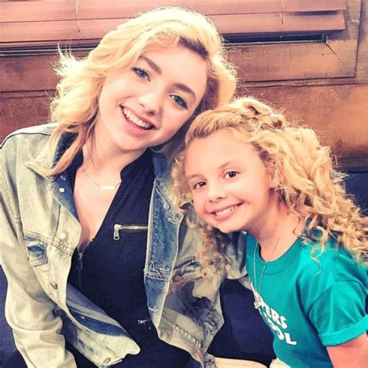 Mallory James Mahoney Biography, Age, Family, Bunk’d and Net Worth