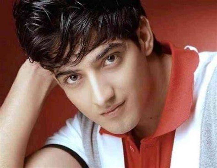 
Mayank Arora Height, Weight, Net Worth, Age, Birthday, Wikipedia, Who, Nationality, Biography 