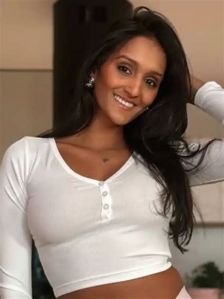 Meenakshi Ary Height, Weight, Net Worth, Age, Birthday, Wikipedia, Who, Instagram, Biography
