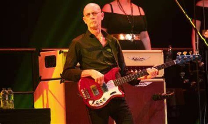 Michael Rhodes (Bassist) Net Worth at Time of Death