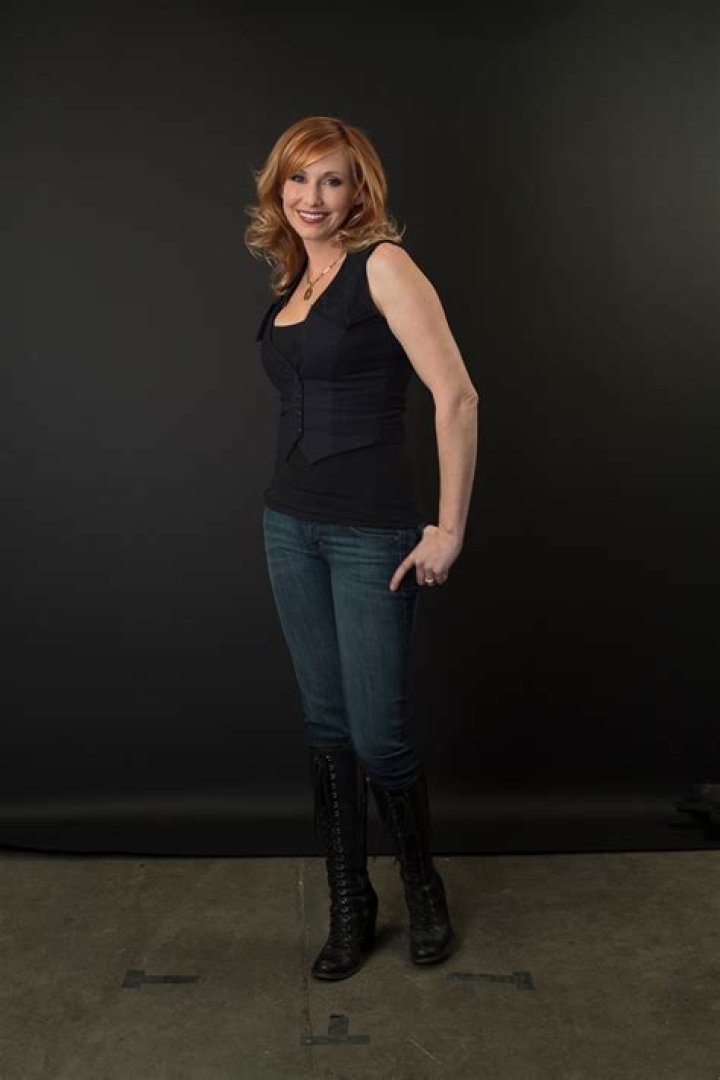 
MythBusters’ Kari Byron Wiki: Net Worth, Pregnant, Measurements, Tattoo, Family 