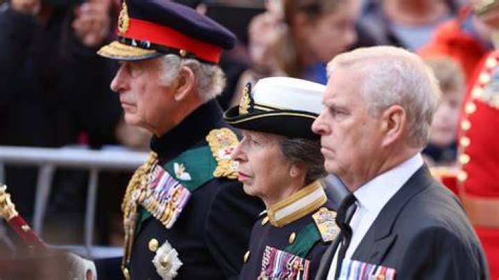 
Queen Elizabeth’s Daughter Princess Anne Curtsies to Her Coffin, Queen’s Four Children Walk in Processional 