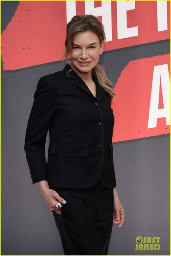 
Renée Zellweger Criticizes ‘Garbage’ Anti-Aging Products 