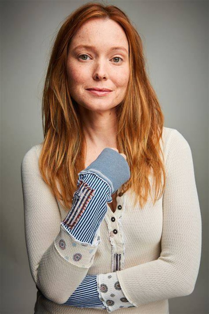 Samantha Sloyan Height, Weight, Net Worth, Age, Birthday, Wikipedia, Who, Instagram, Biography