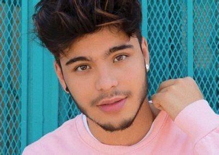 Sebastián Villalobos Height, Weight, Net Worth, Age, Birthday, Wikipedia, Who, Nationality, Biography