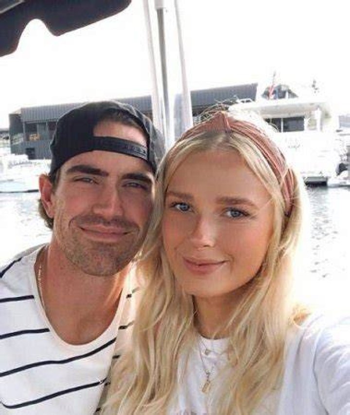 
Shane Bieber is Married to Wife: Kara Kavajecz. Kids 