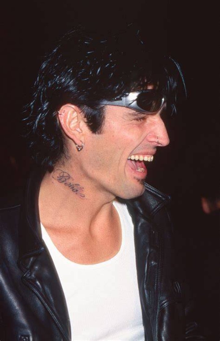 
Tommy Lee Meme As Musician Facebook Pics Takes Over Social Media 