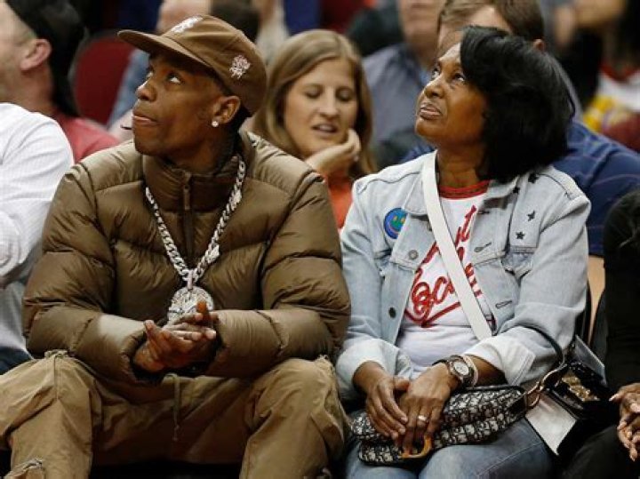 Who are Travis Scott Parents? Travis Scott Biography, Parents Name and More
