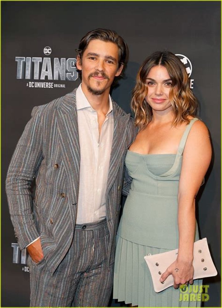 
Who is Brenton Thwaites’ Partner? Chloe Pacey’s Biography 
