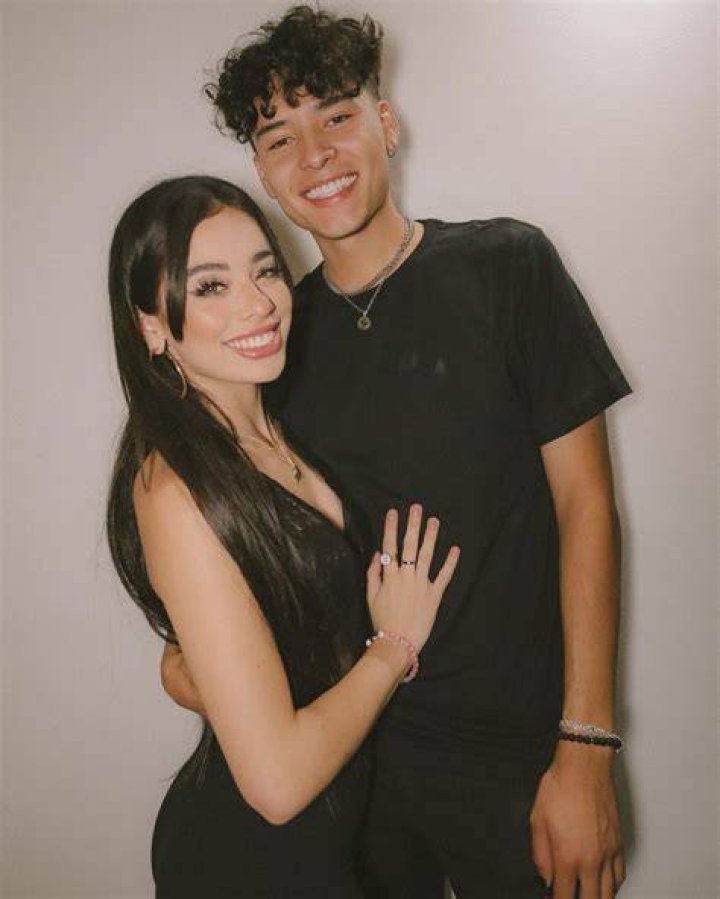 Who Is Lauren Kettering Ex Boyfriend, Diego Martir? Explore Her Dating Life