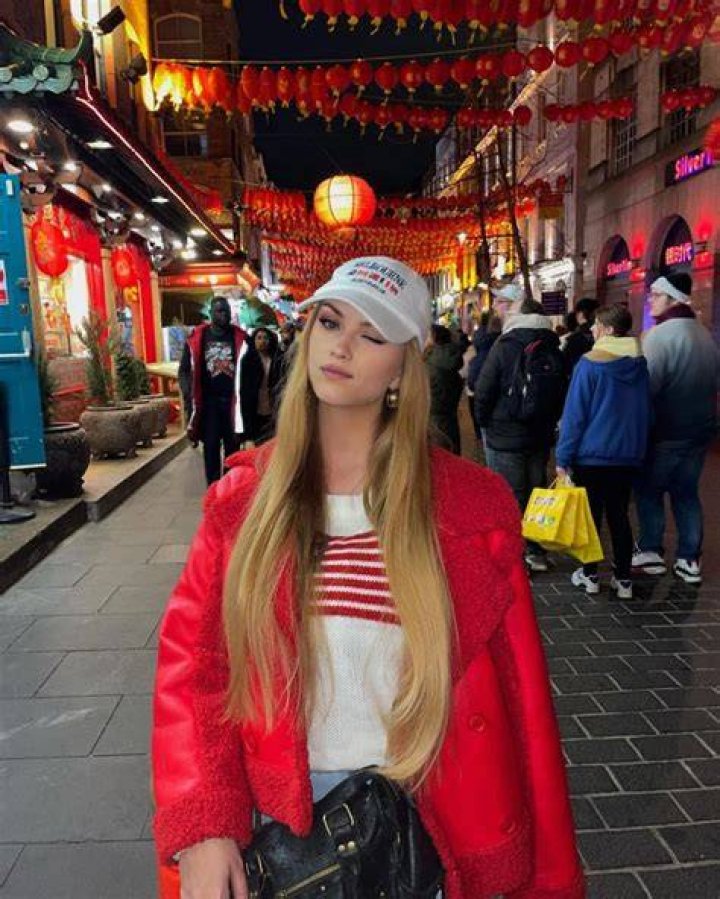 Who Is Olivia Mullins From Tampa Baes? Meet The Bartender On Instagram