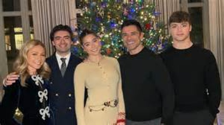 Why Was Kelly Ripa In Hospital? Meet Her Mother And Father On Instagram